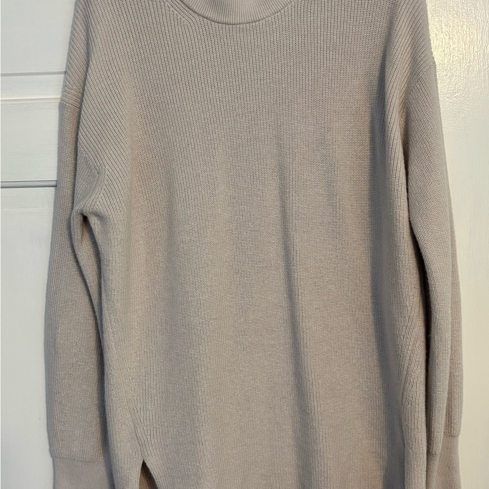 Lululemon Womans Sweater size 10